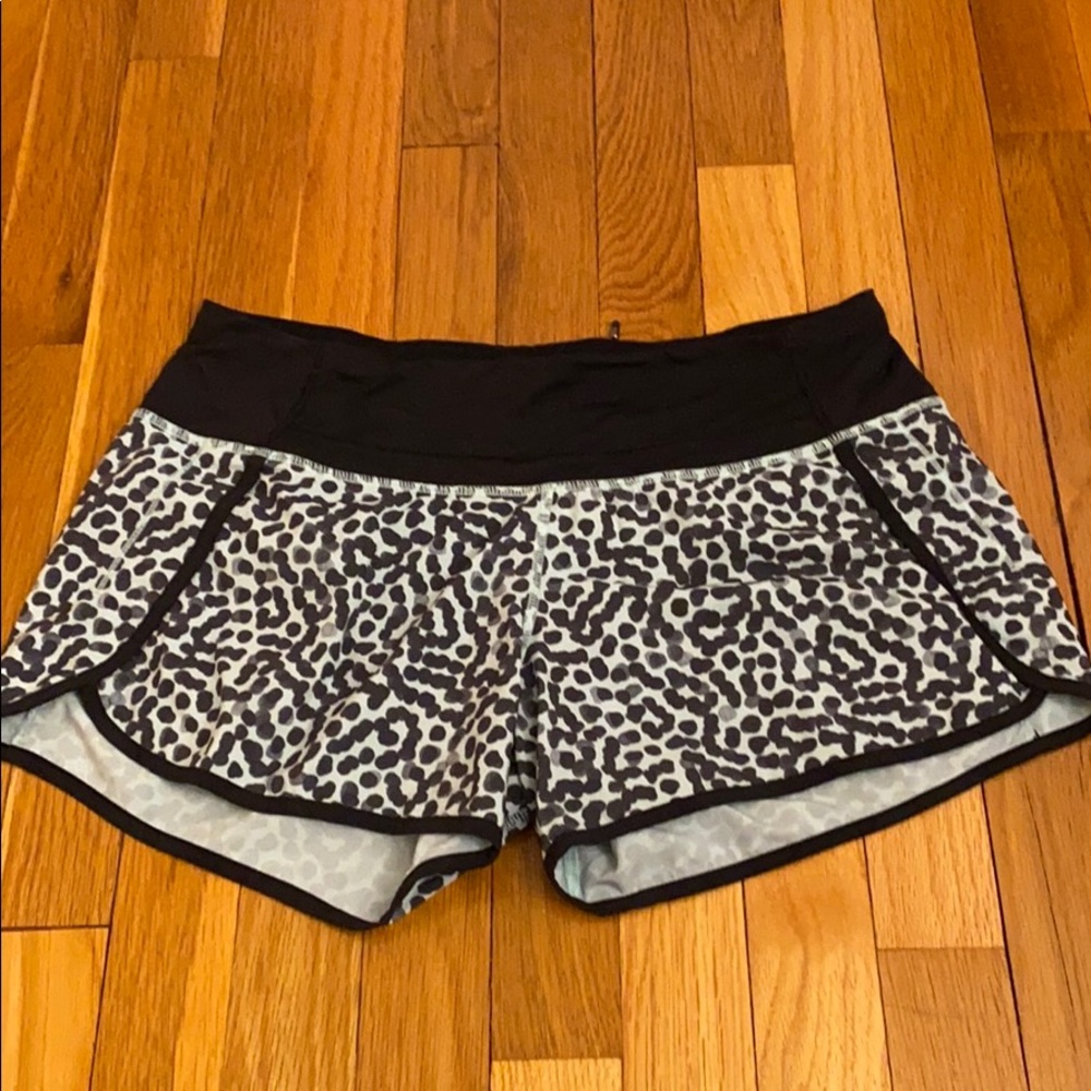 Lululemon Ace Spot Run Shorts & Reusable bag